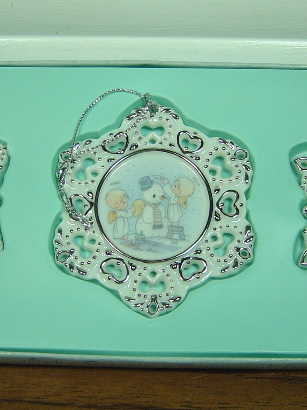 Vintage Precious Moments 3 piece Mini Snowflakes ornaments gift set-1998-with bo